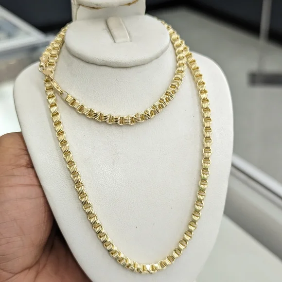 10kt Real Gold Box Byzentine chain 4.1mm 22 inches